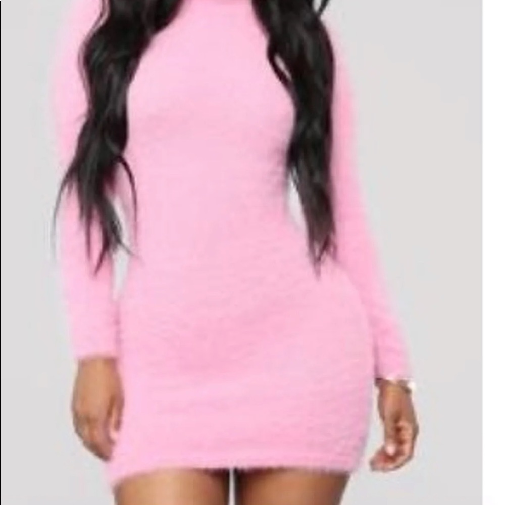 Pink short sleeve fashion nova dress,